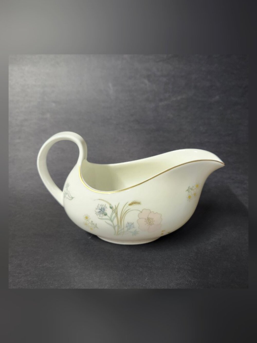 Royal Doulton Flirtation H5043 Gravy Boat, 1976 English Bone China Sauce Boat